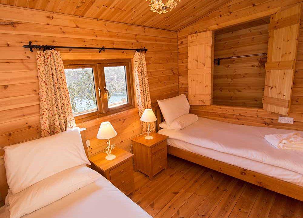 Barn_Owl_Lodge_Shared_Bedroom[1]