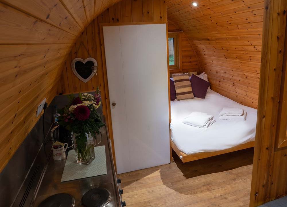 Glamping_Pods_Cosy_Bedroom[1]