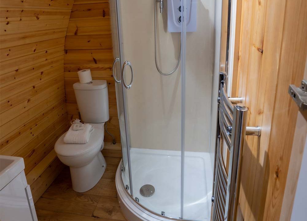Glamping_Pods_Modern_Bathroom[1]