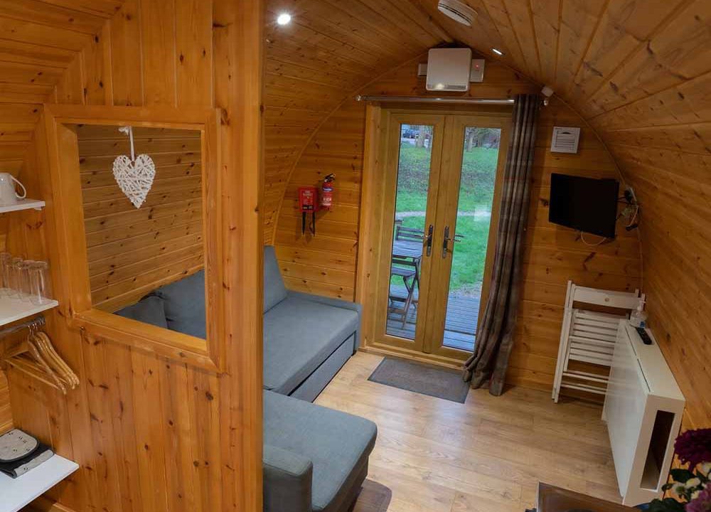 Glamping_Pods_warm_Living_room[1]