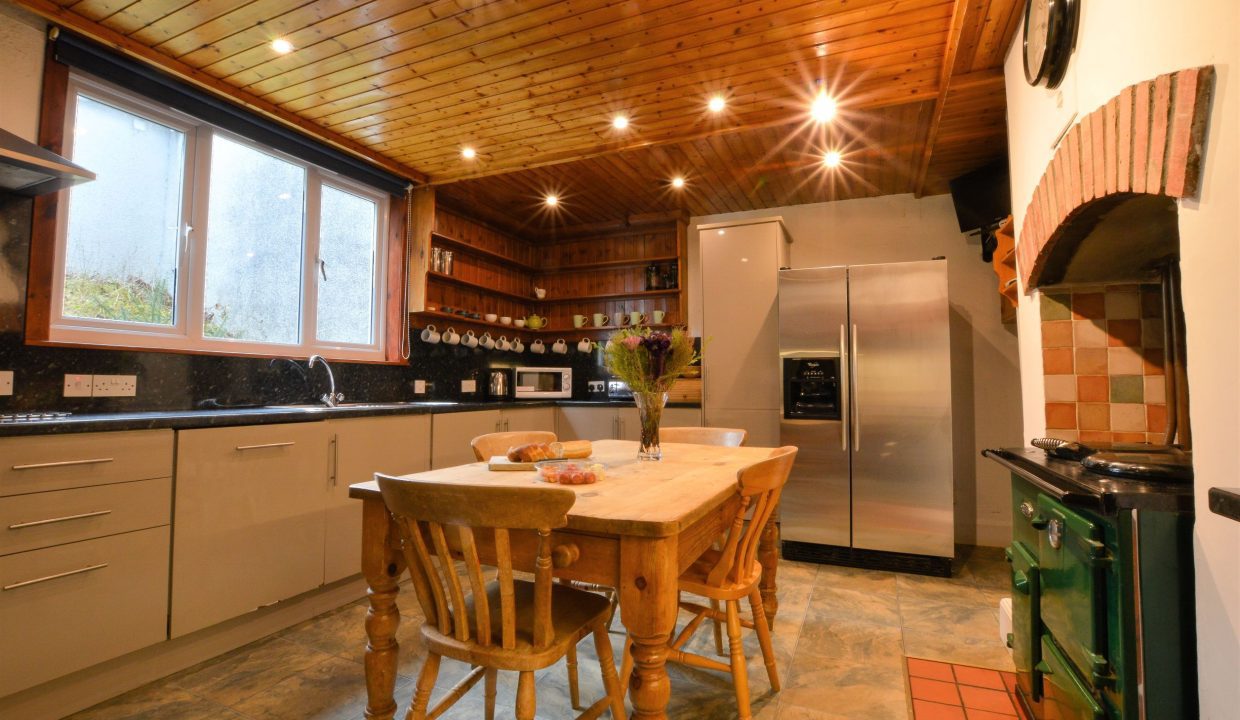 Cologin Farmhouse Kitchen (4)