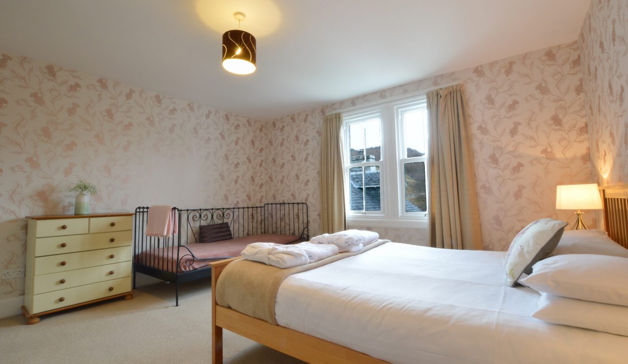 Cologin Farmhouse Upstairs Bedroom with En Suite (1)