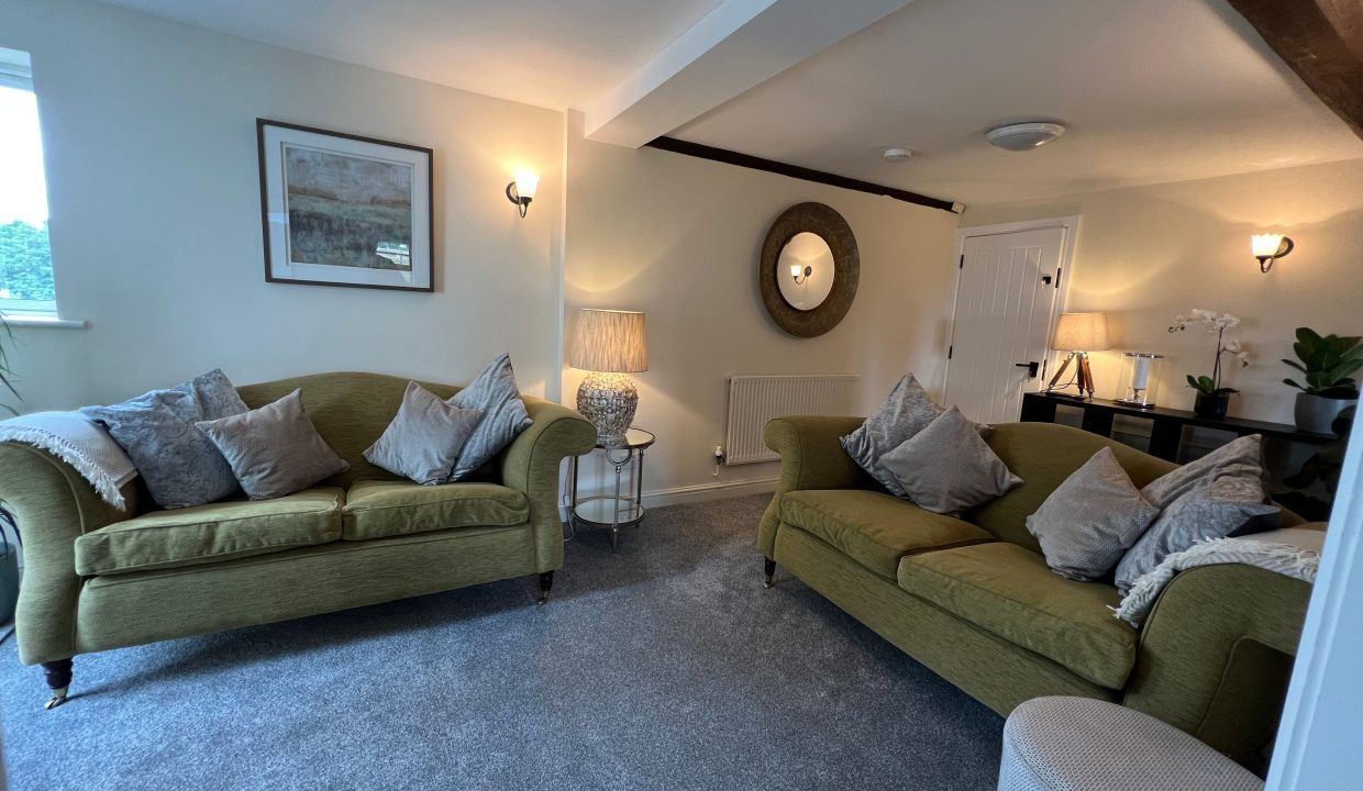 Lounge 1