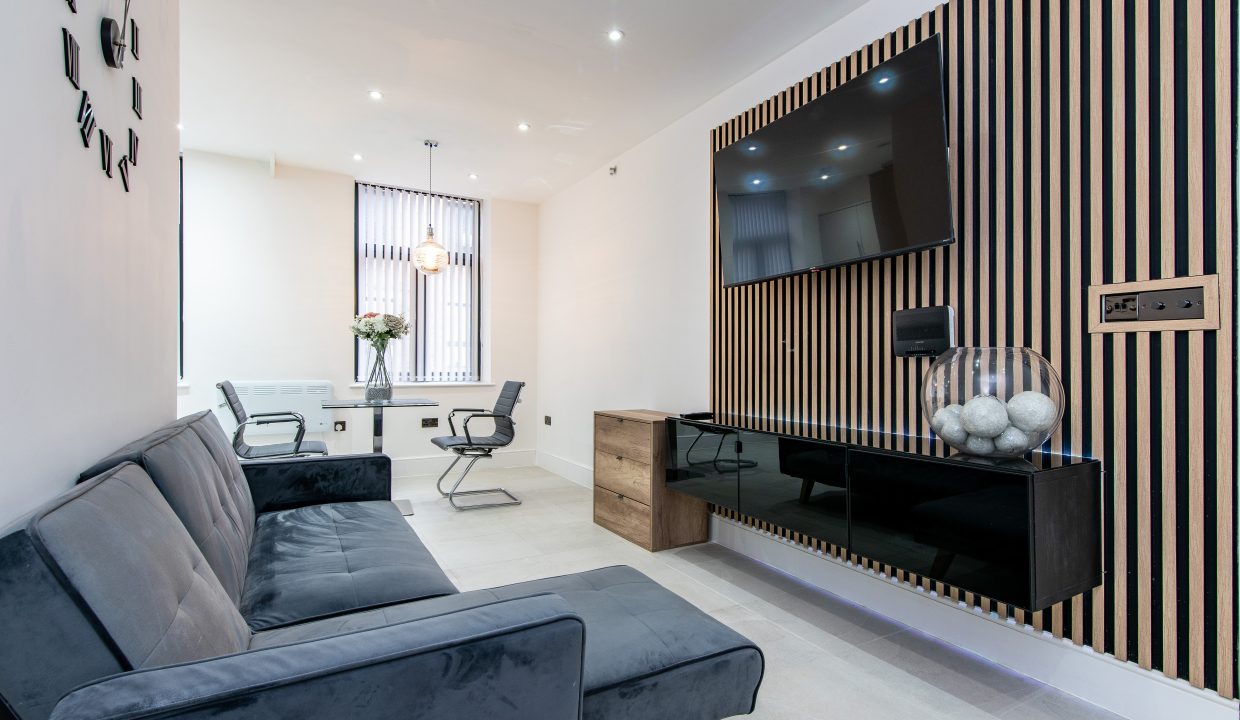 apt 205-16 mill st-hi-16