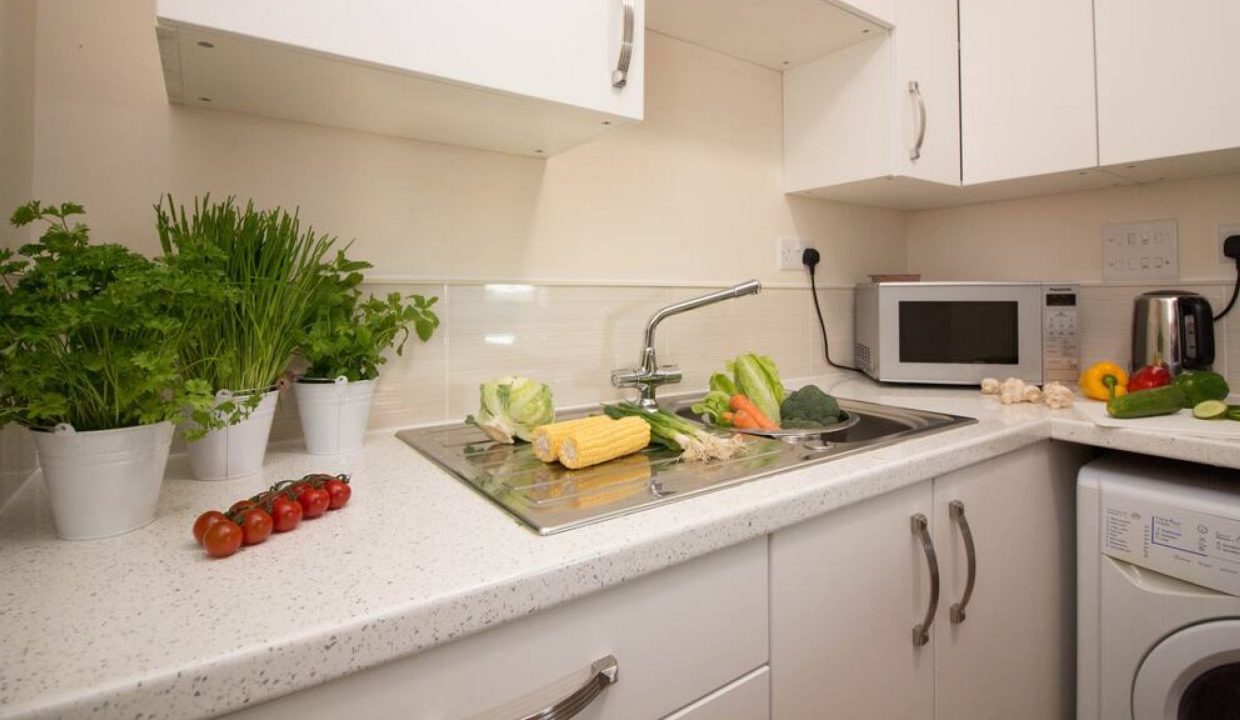 stayzo.castle point 18.kitchen