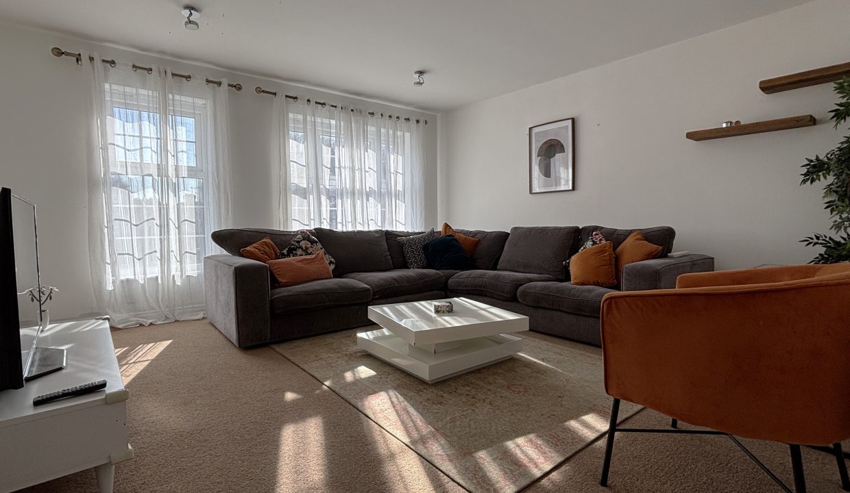 Living Room 4