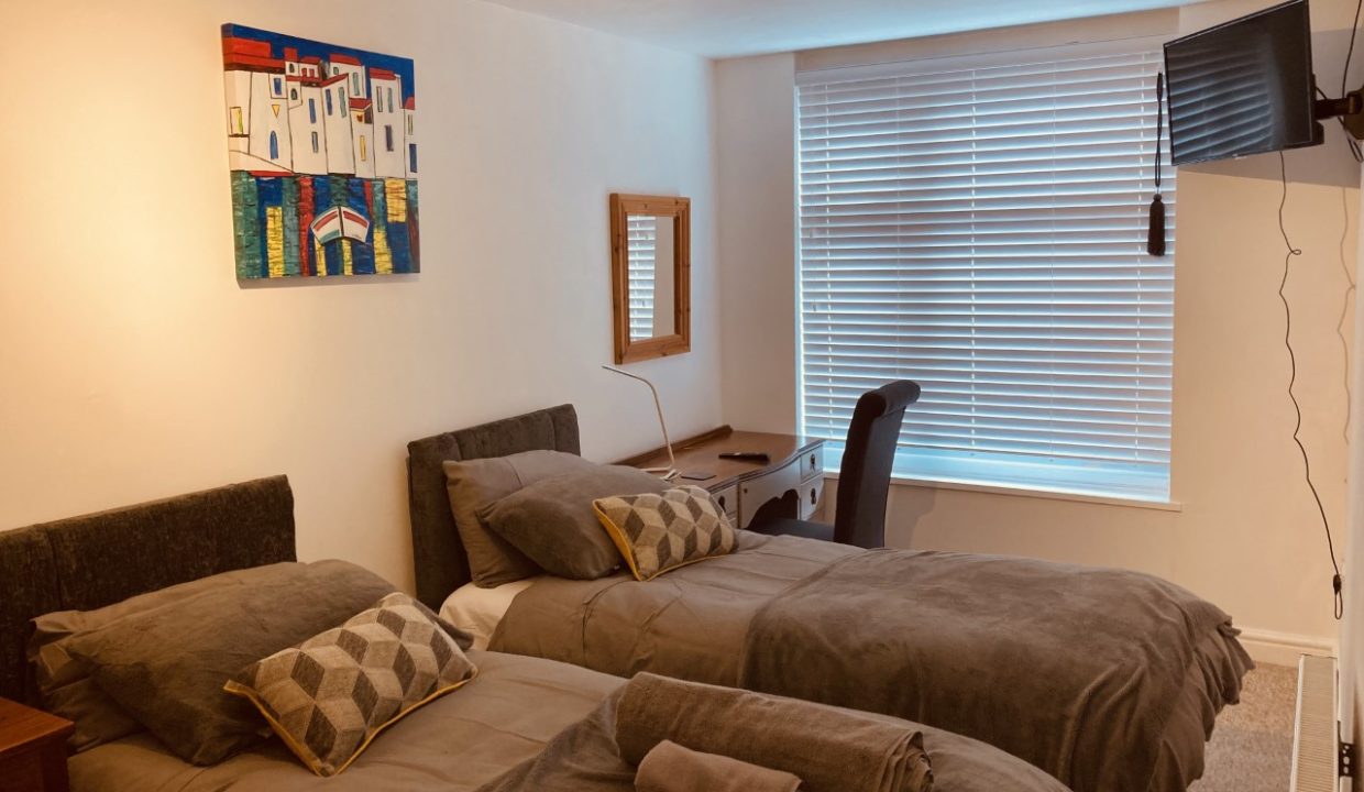 bedroom lhs