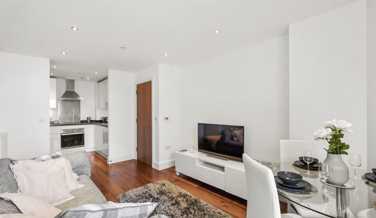 Apartment 1714, Duckman Tower - JJtJht0hM11Mv1IGsJSF