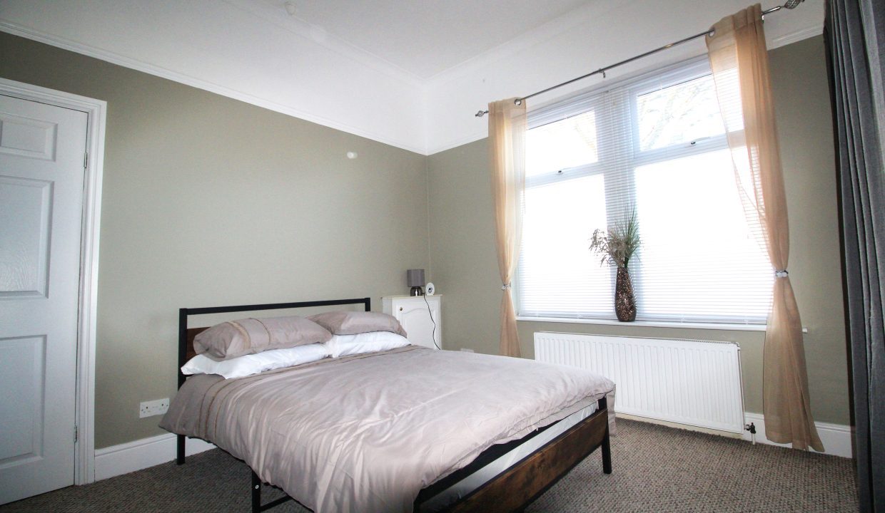 Bed 02 E
