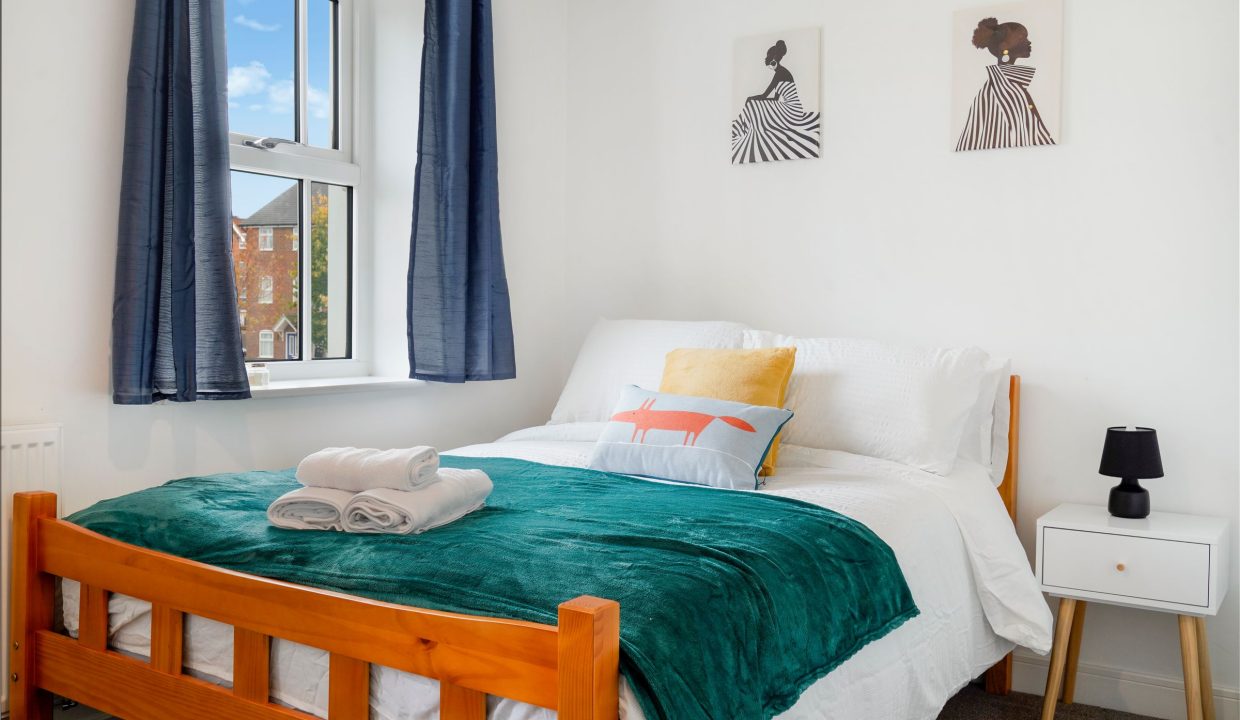 10_Bedroom2