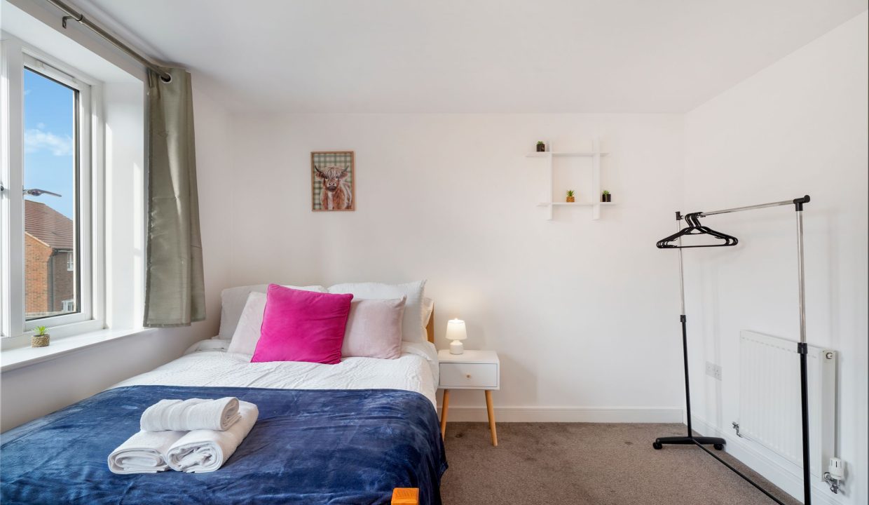 11_Bedroom1