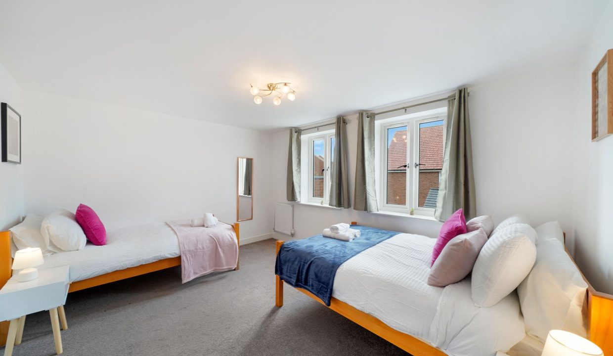 13_Bedroom1