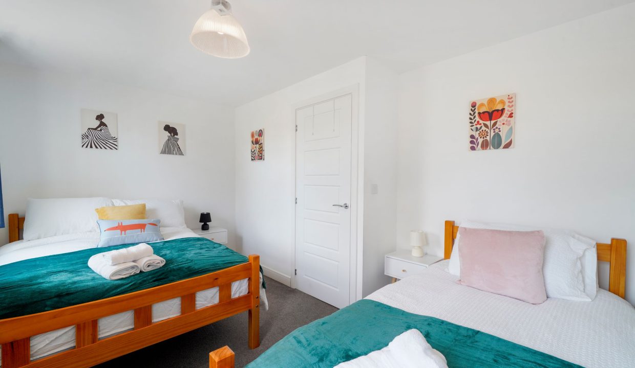 16_Bedroom2