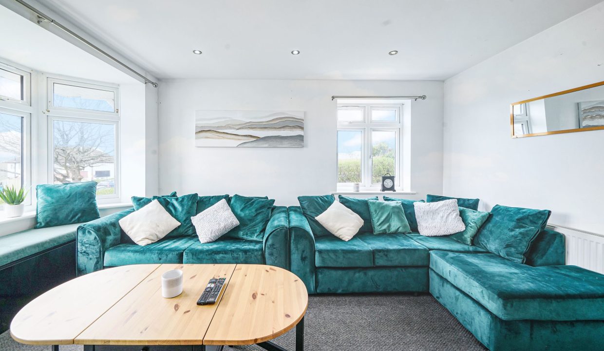 52A Sullivan Way, Elstree - 2HG122KQwn95k1id7EGu