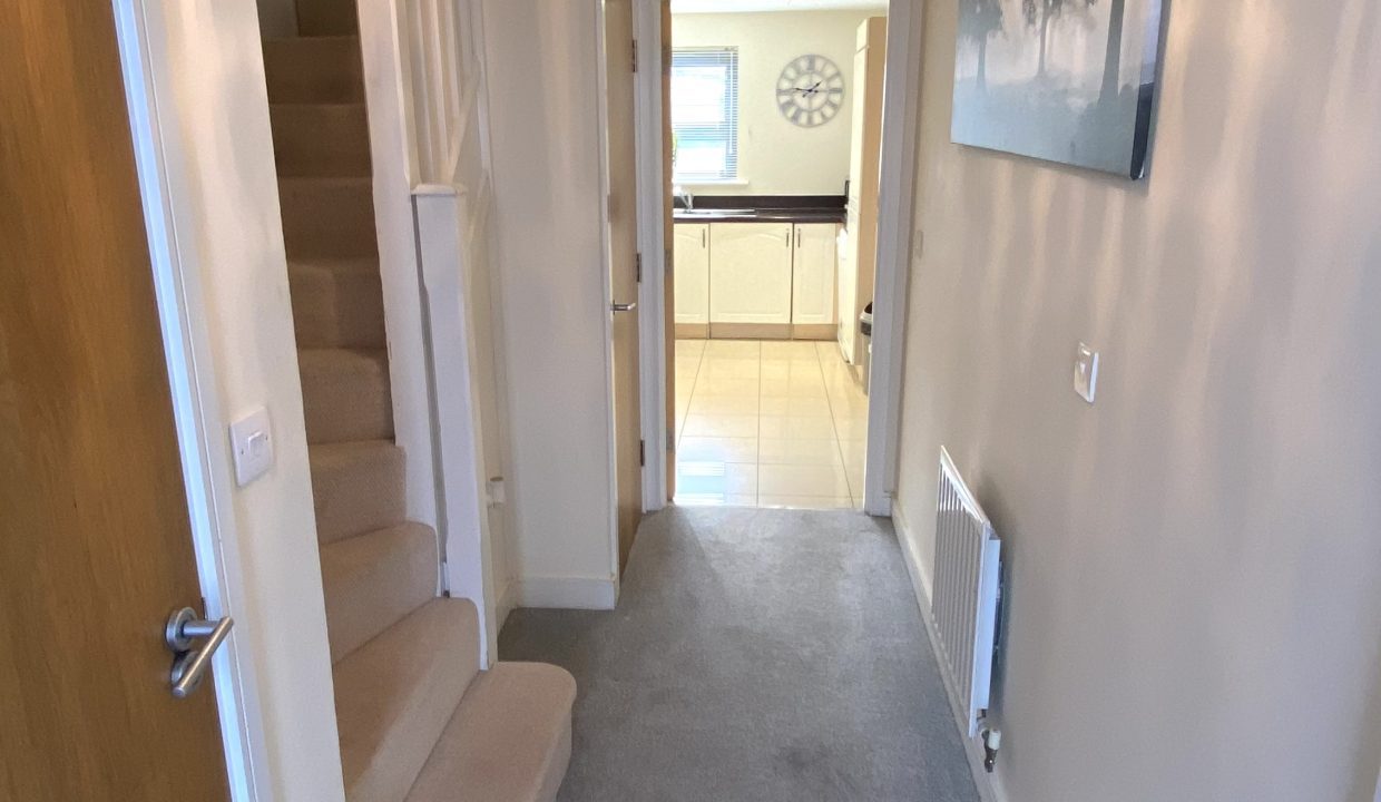 8 Sunderland Hallway
