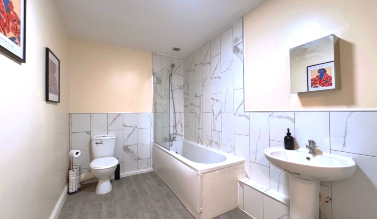 07768948018 cardiff (1)