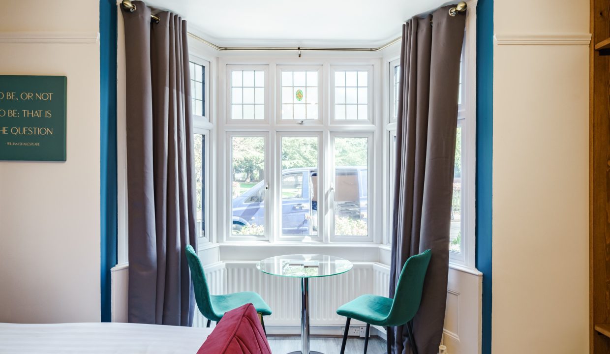 39GR S1 sofa and window