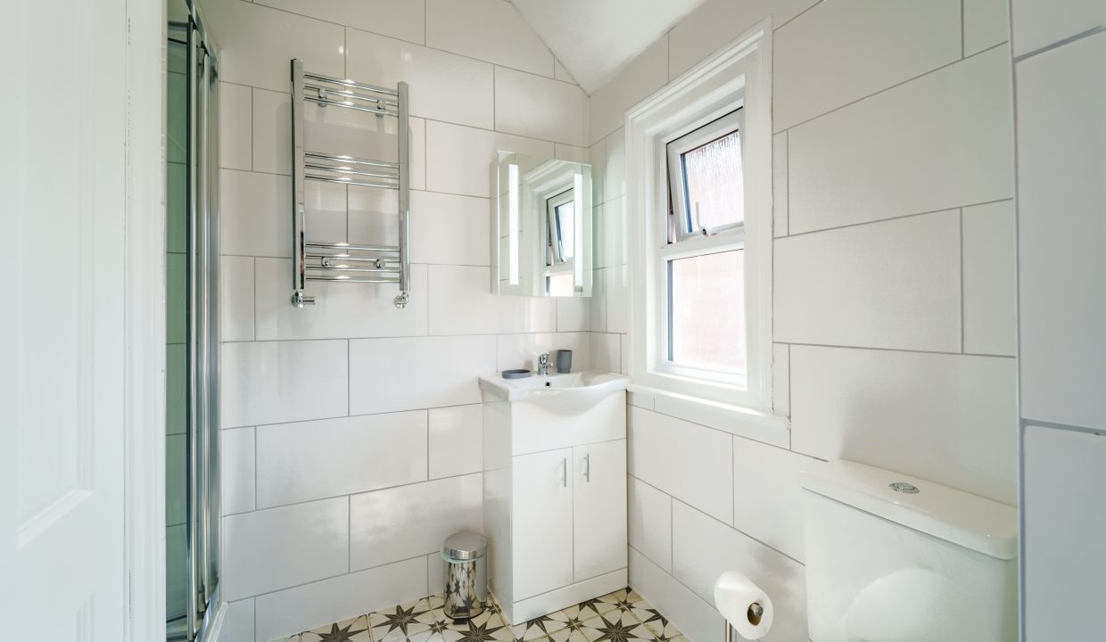 39GR S4 bathroom
