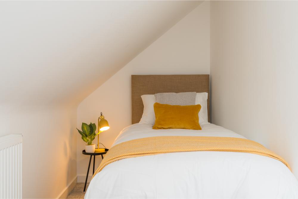 03 Bed 1.6