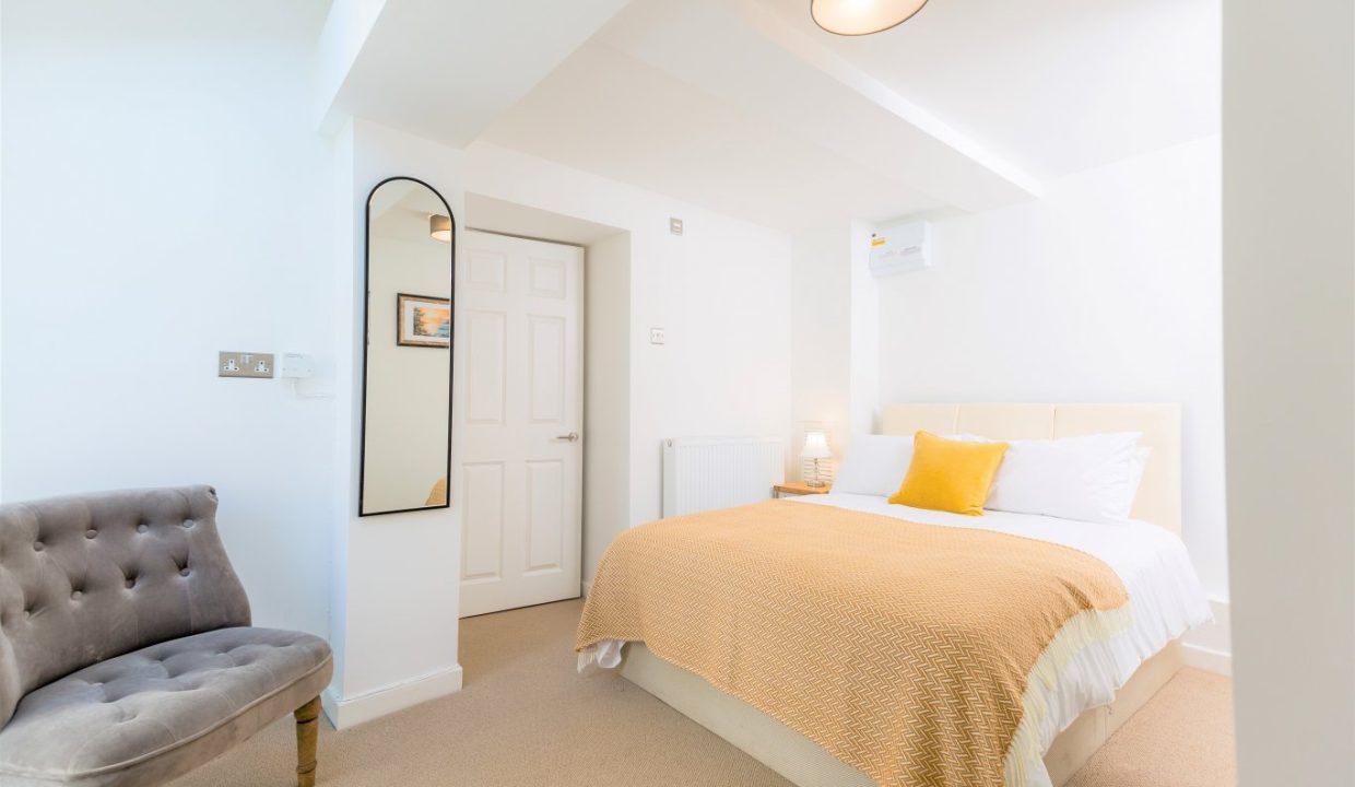 Flat 6 Elizabeth House Bedroom (1)