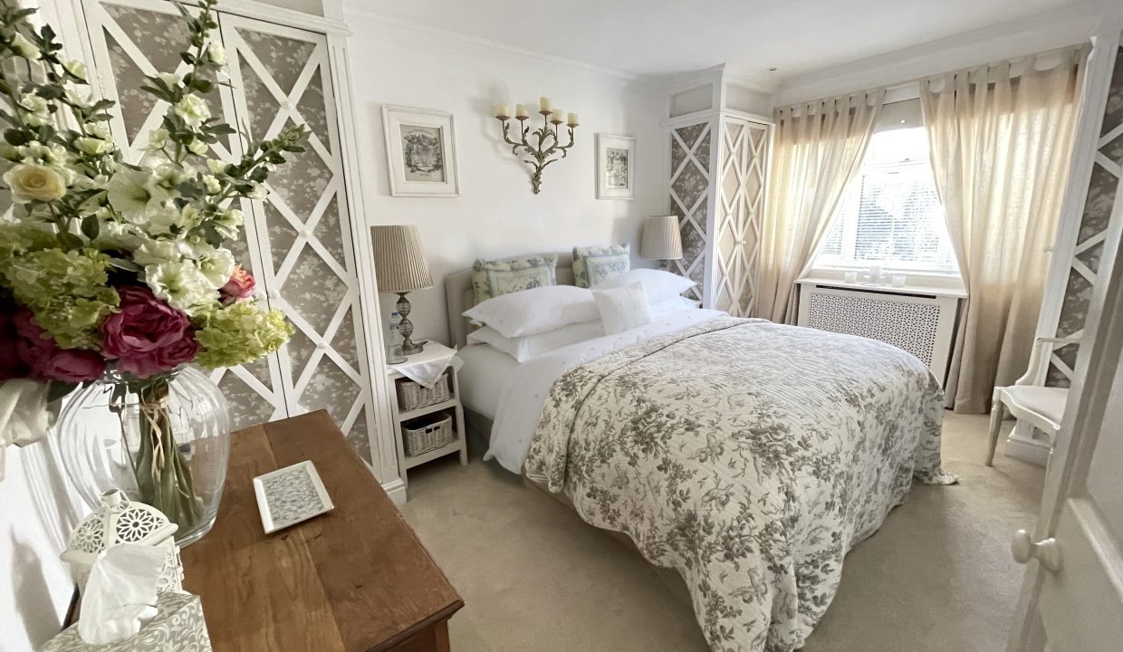 Master bed room
