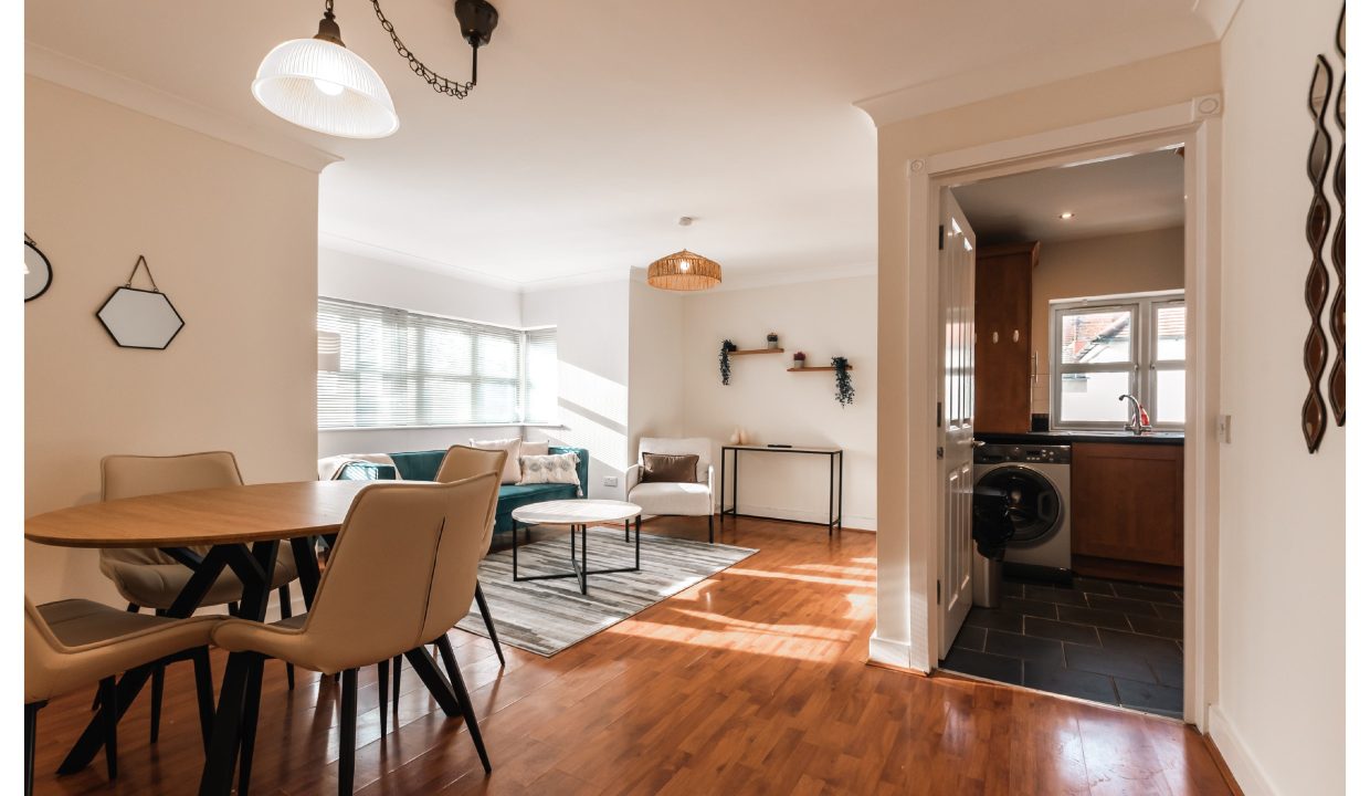 Sitting room + dinning JPG