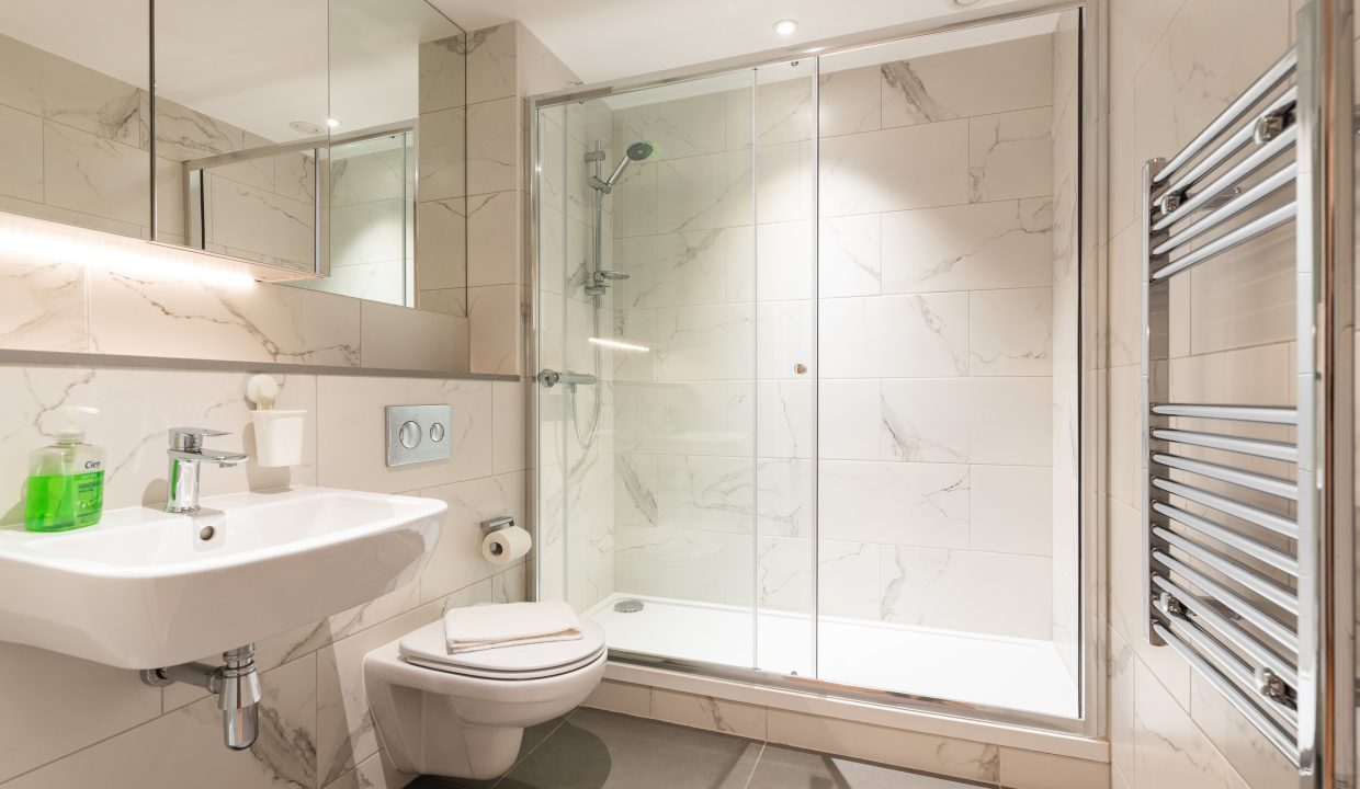 hunt bathroom