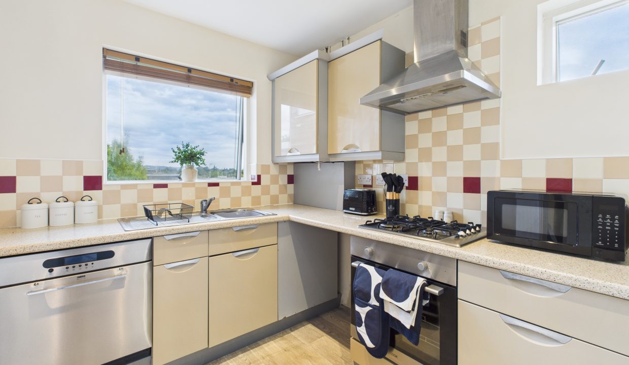 18 corrine - kitchen