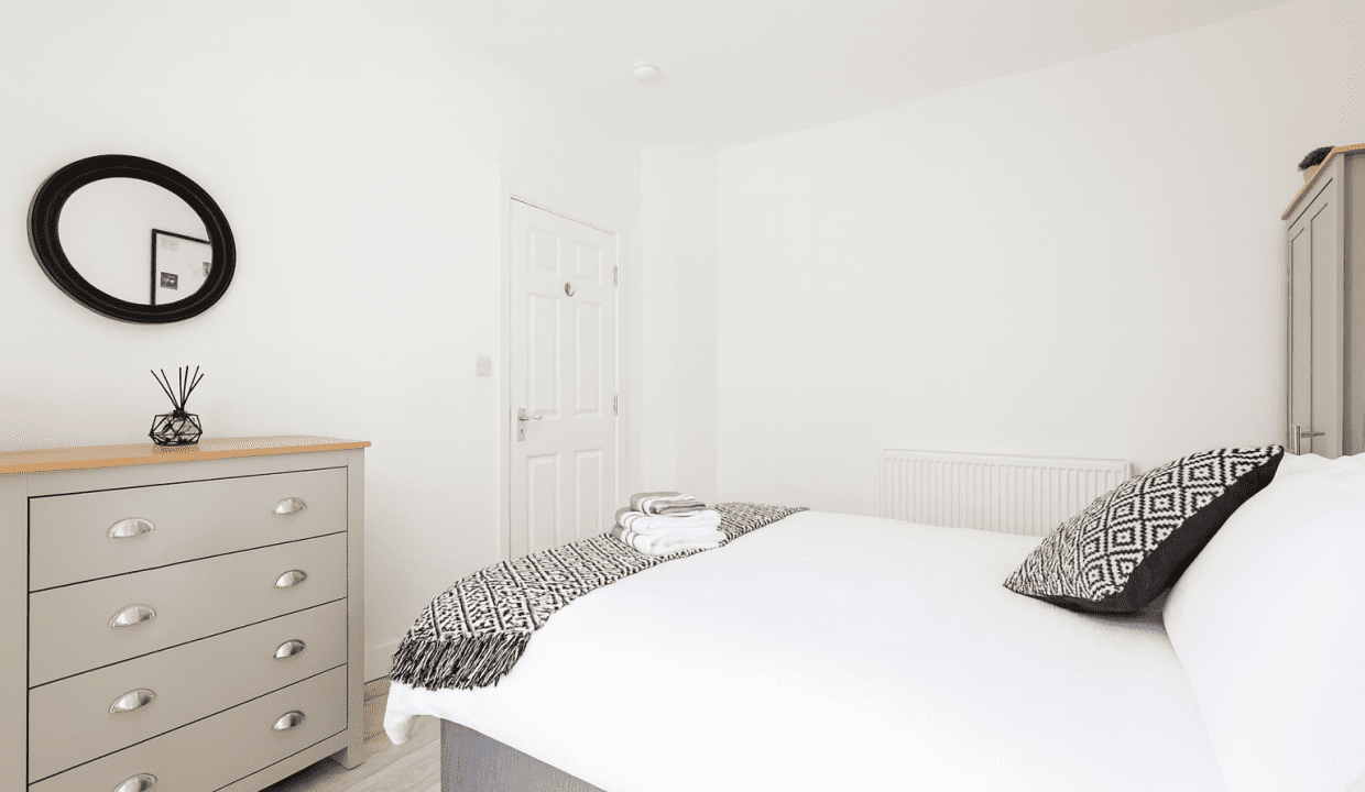 Bedroom (10)