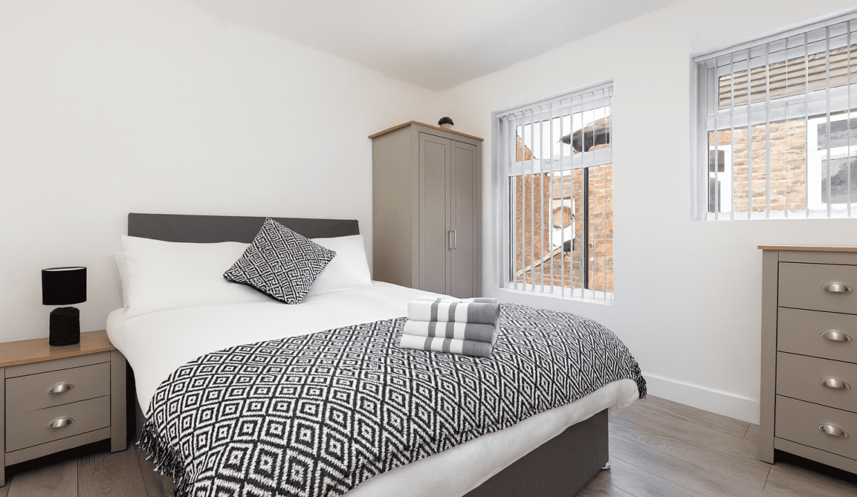 Bedroom (12)