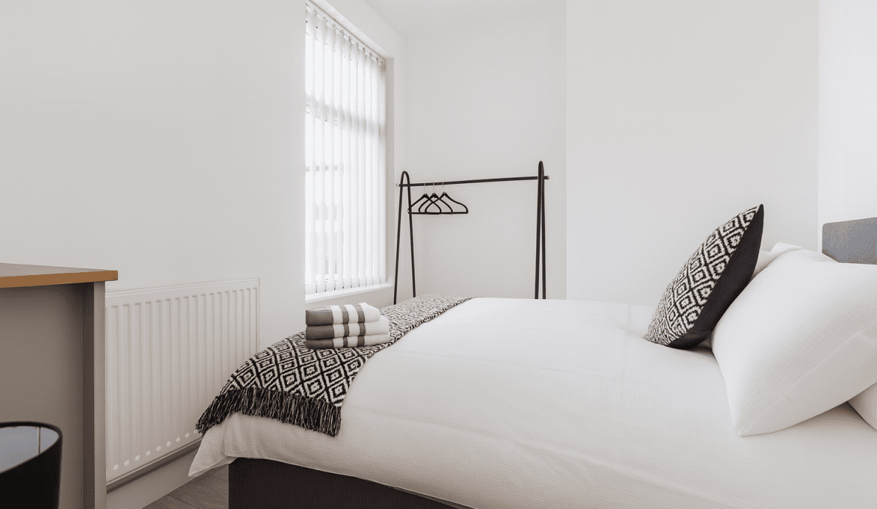 Bedroom (13)