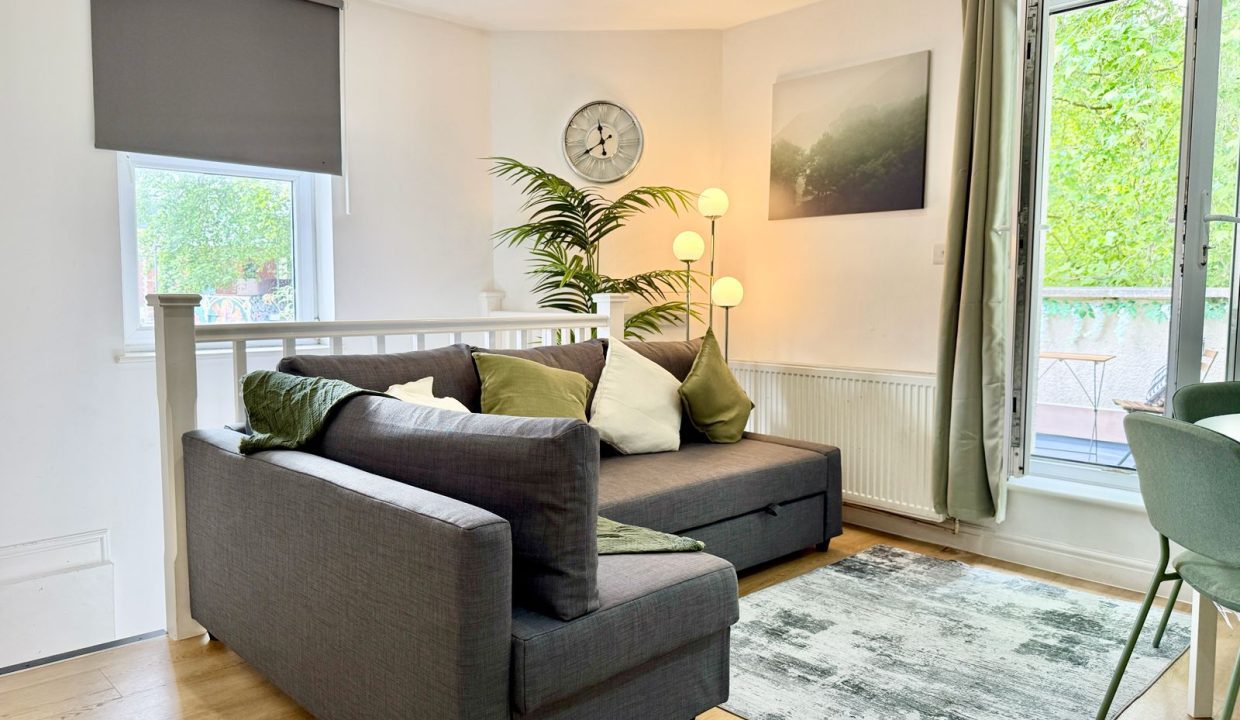 1LivingRoom