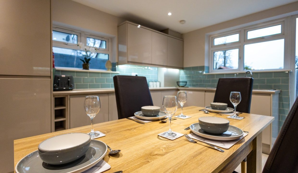 200ahighst_dining2[1]