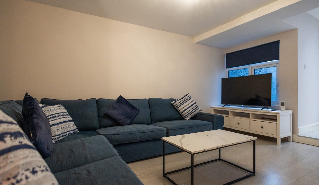 200ahighst_living1[1]