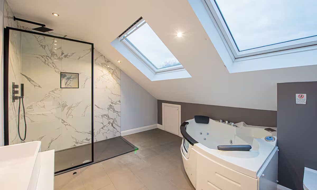 Rooftop Bath -3