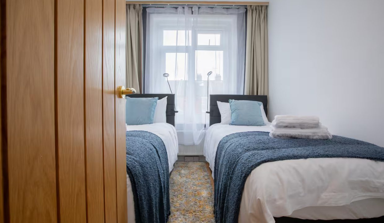 bedroom 2 2