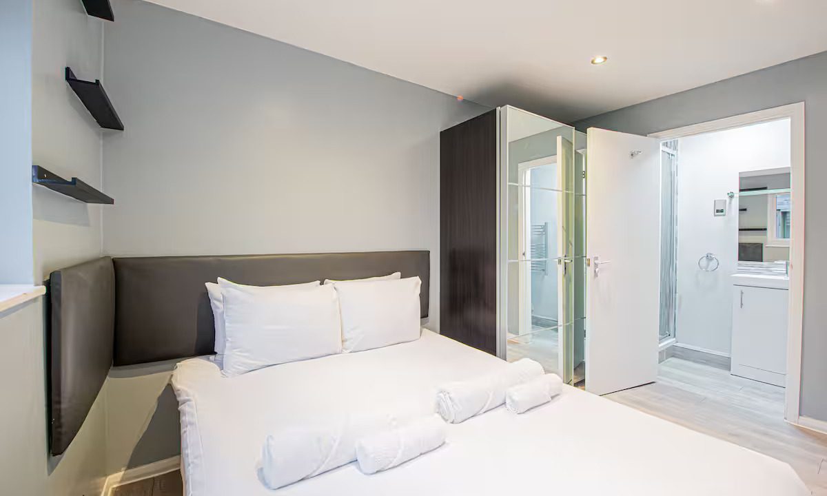 bedroom b-6