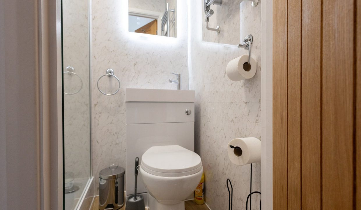 central14_bathrooma2[1]
