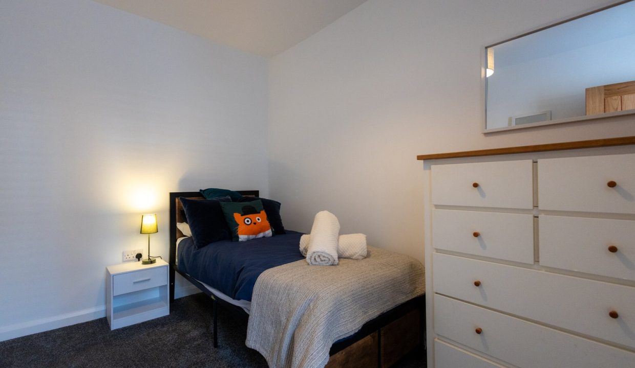 central14_bedroomd1[1]