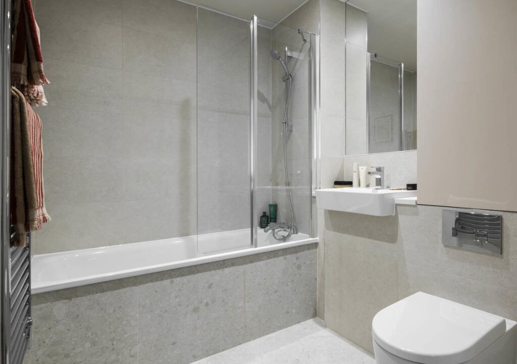 hayes bathroom