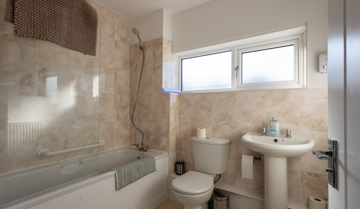 lincoln_bathrooma1[1]