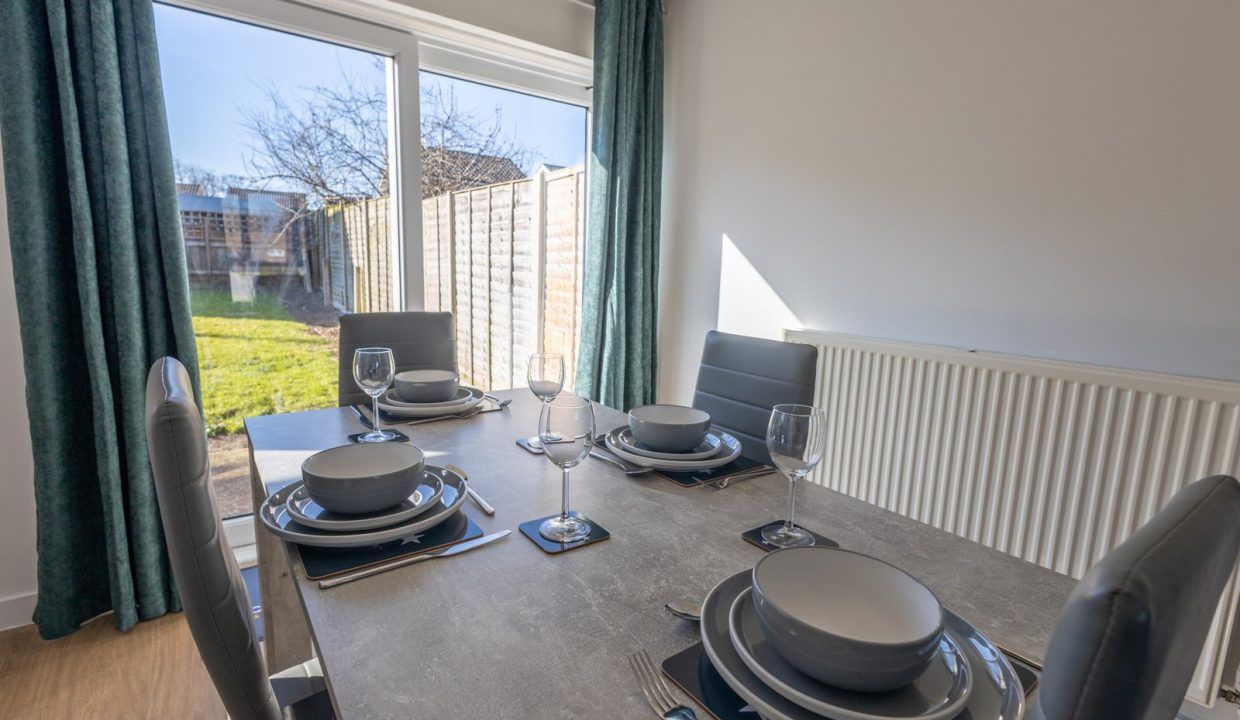 lincoln_dining2[1]