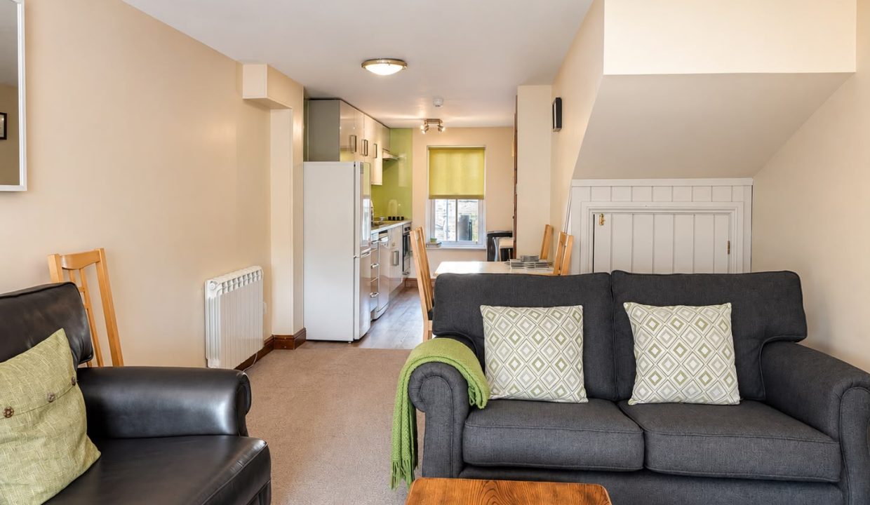 04 - Living room