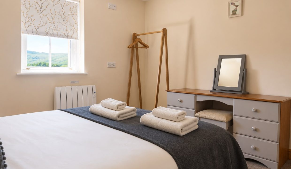10 - Double bed bedroom