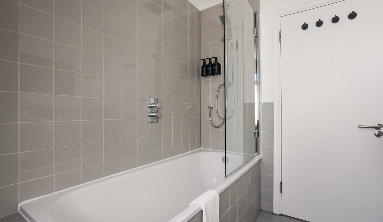 105 King_s Road SW3-18