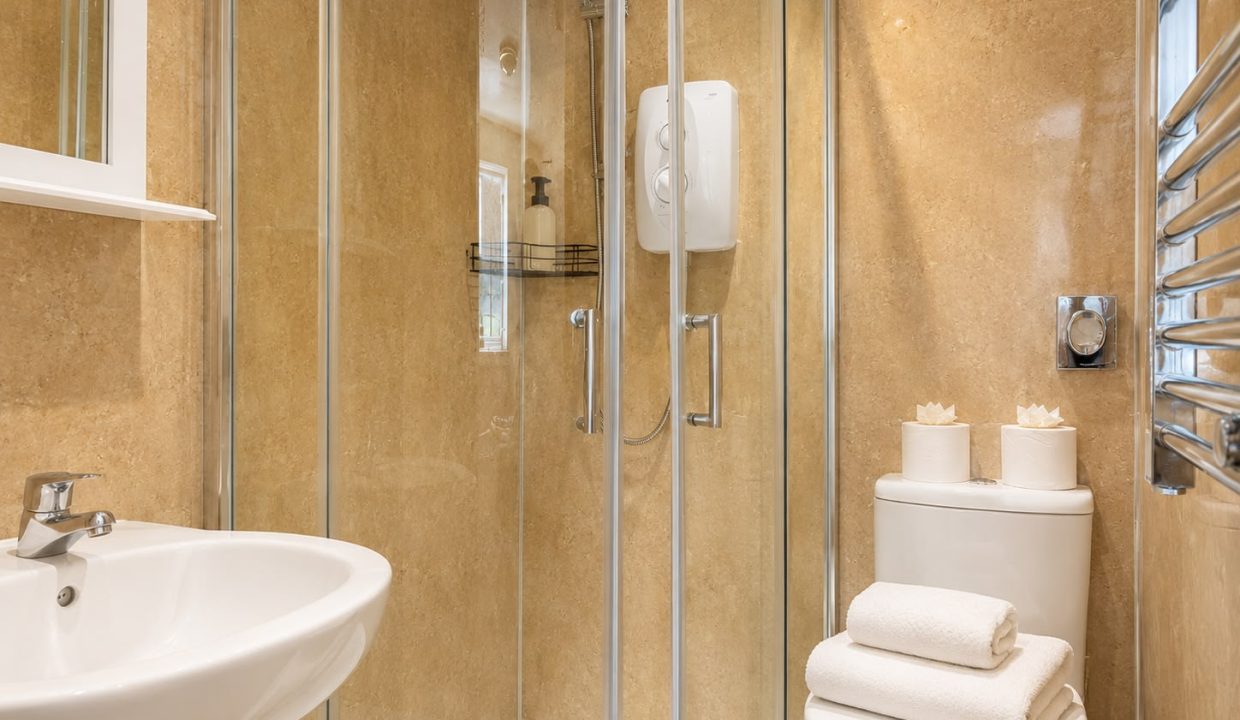 12 - Double bedroom Bathroom