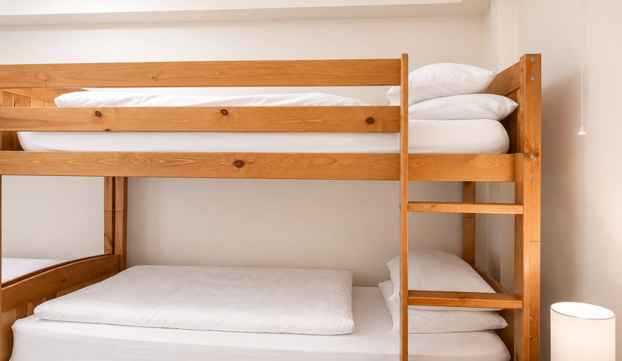 15 - Bunk bedroom