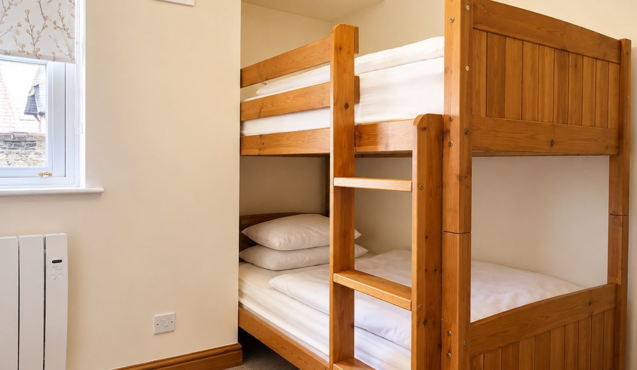 15 - Bunk beds bedroom