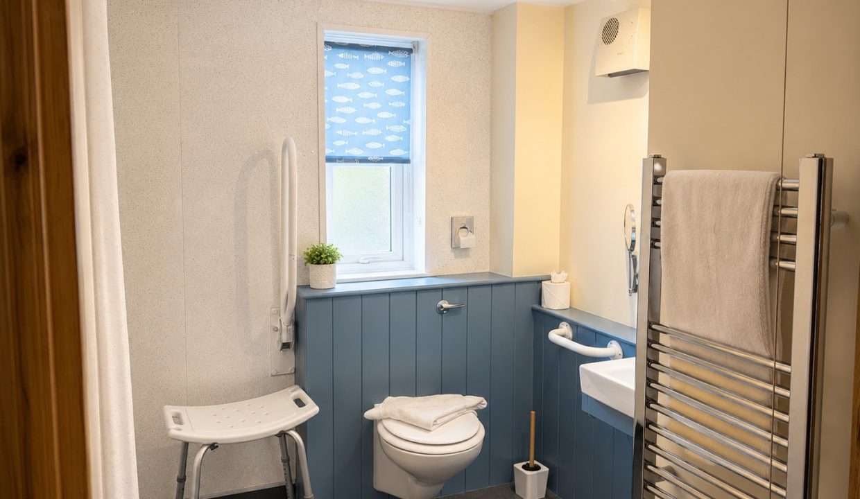 16 - Bathroom
