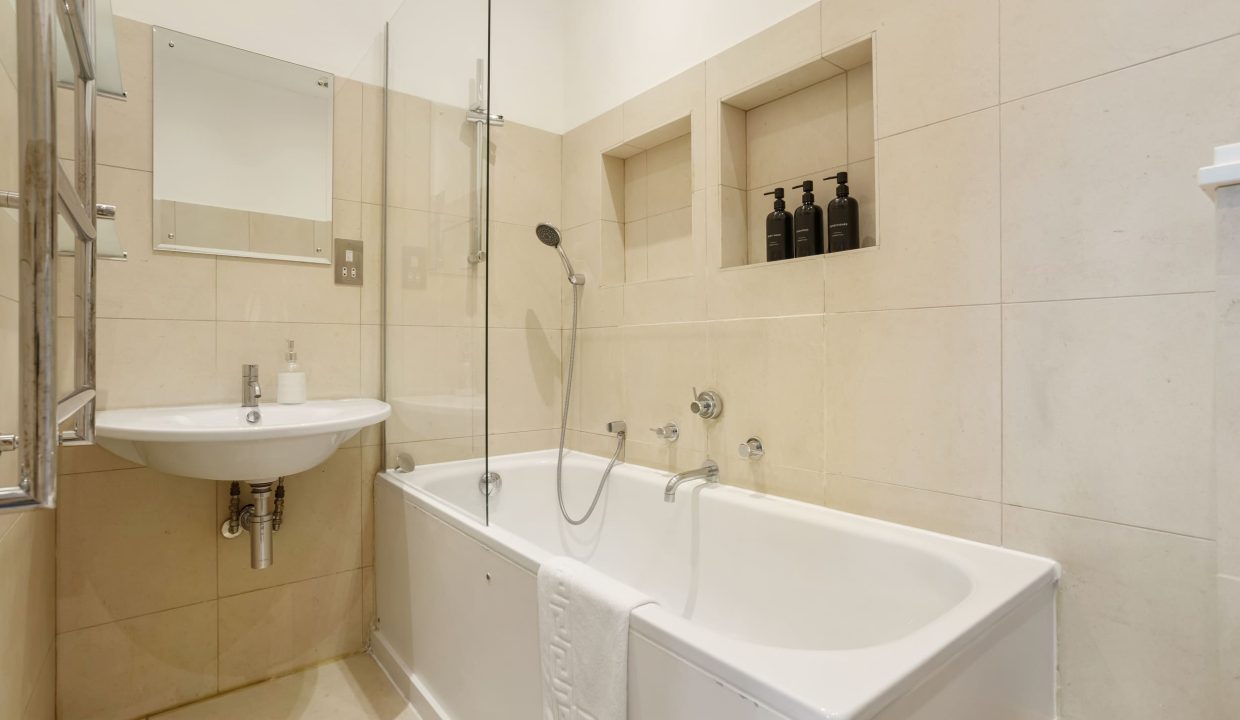 62 Pont Street SW1X-15